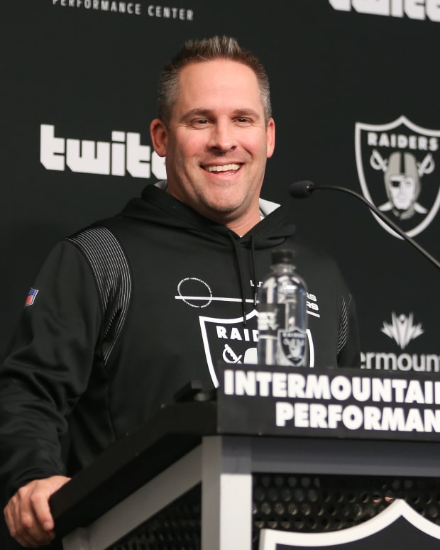 Josh McDaniels (3)